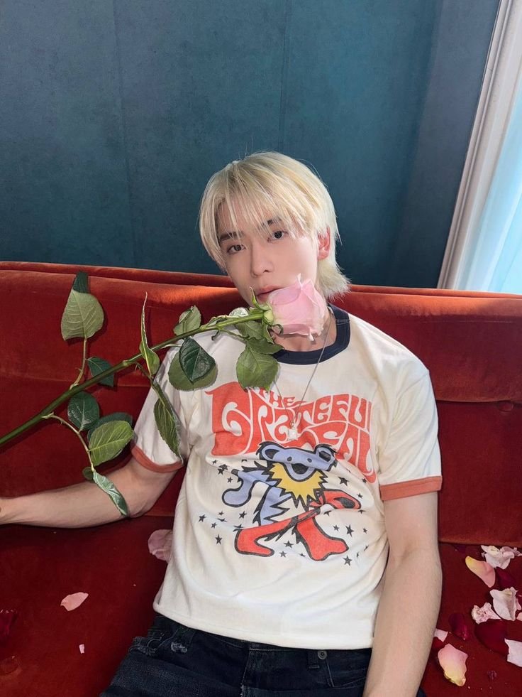 jaehyonm's tweet photo. @haheyong today, i hope you're surrounded by every flower you've ever wished for and i'd be the one giving them to you💗 https://t.co/laCIeSFmpg