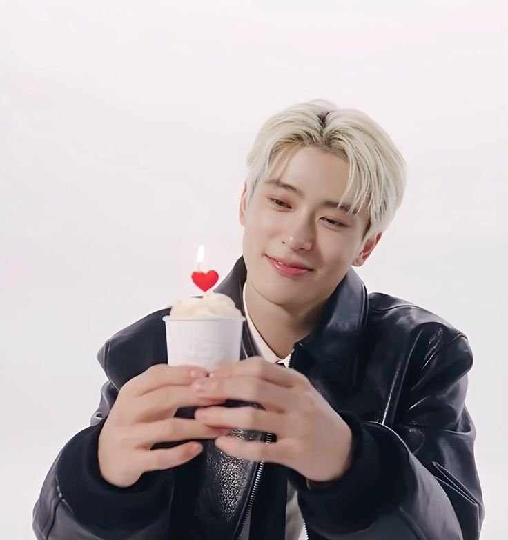 jaehyonm's tweet photo. @haheyong happy birthday sayangku, cintaku, haheng silimangki, i love you so much💗 https://t.co/Q7kKzuq1MR
