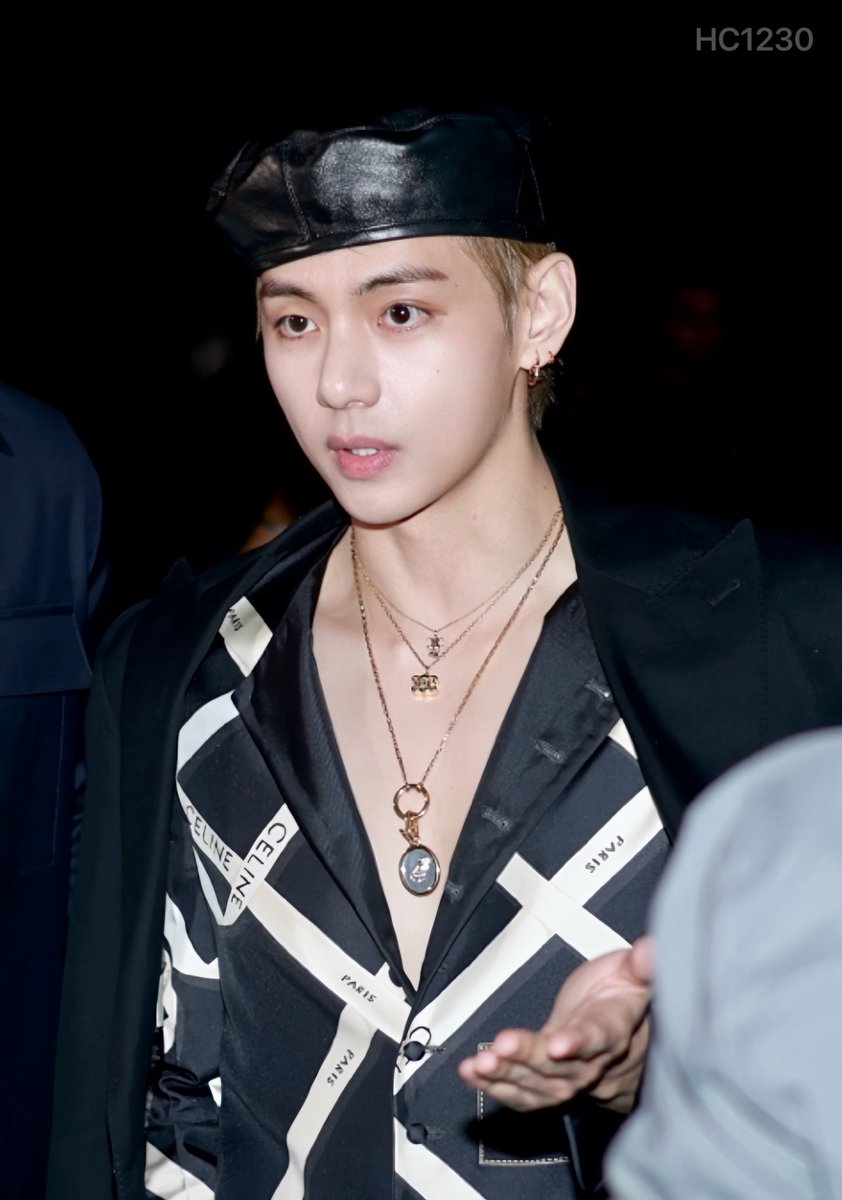 HC1230v's tweet photo. 20260628
V FOR CELINE FASHION SHOW 
TAEHYUNG TAEHYUNG 
#TAEHYUNGxCELINE #CELINESS27
#VxCelineSS27 @celineofficial https://t.co/yH7Pna5TF4