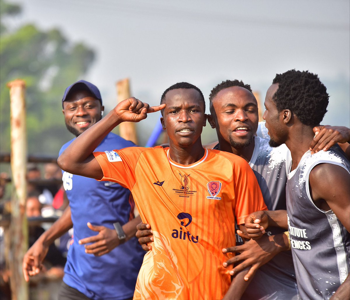 massazacup's tweet photo. His name is ______?

#MasazaCup https://t.co/XR2VIncL3x