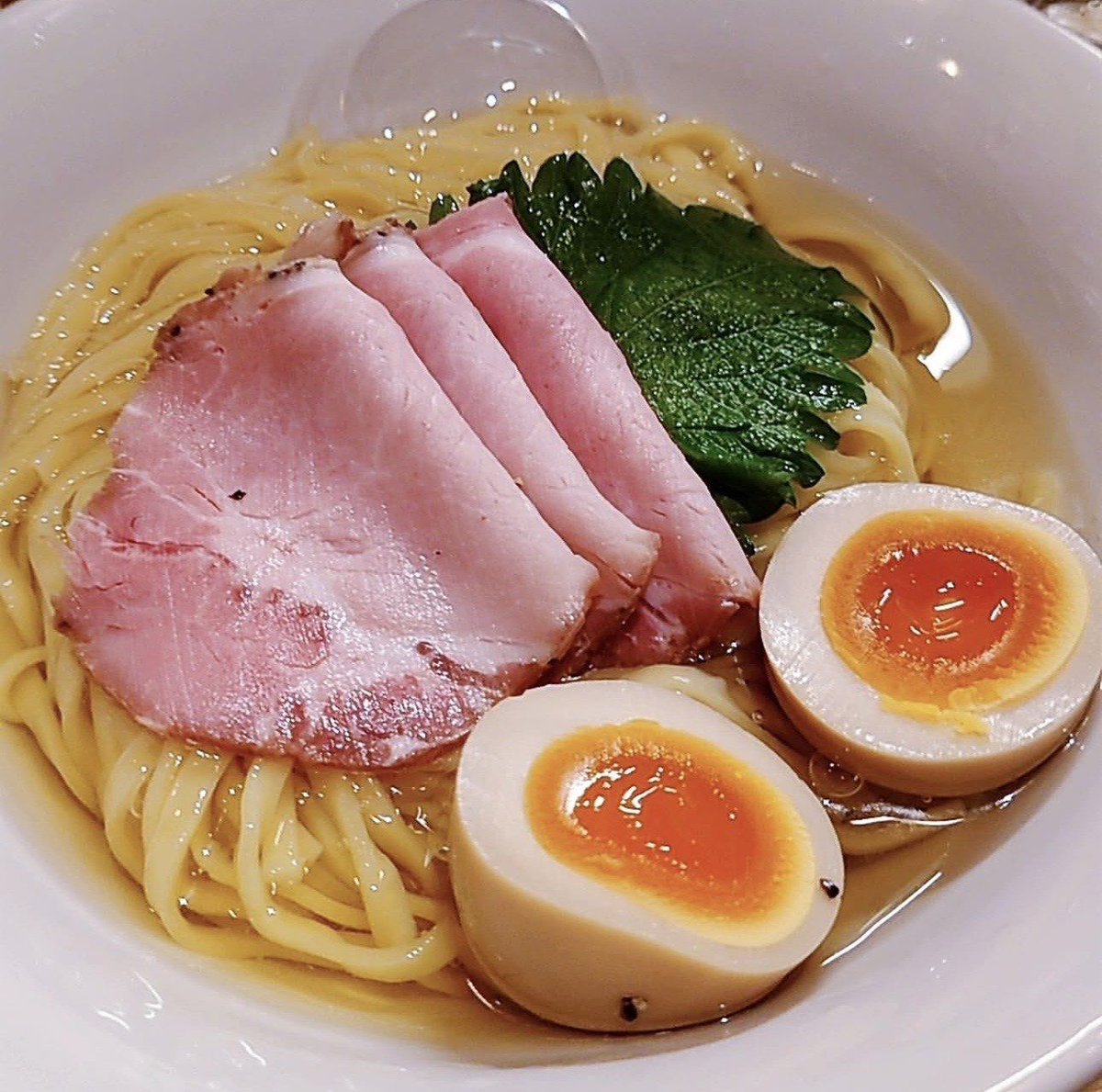ahso0's tweet photo. Late-night ramen shop in Tokyo. Steaming tonkotsu broth, soft-boiled egg, and warm laughter under neon lights. Perfect 2 AM comfort fix. https://t.co/HLTTO0BCuI