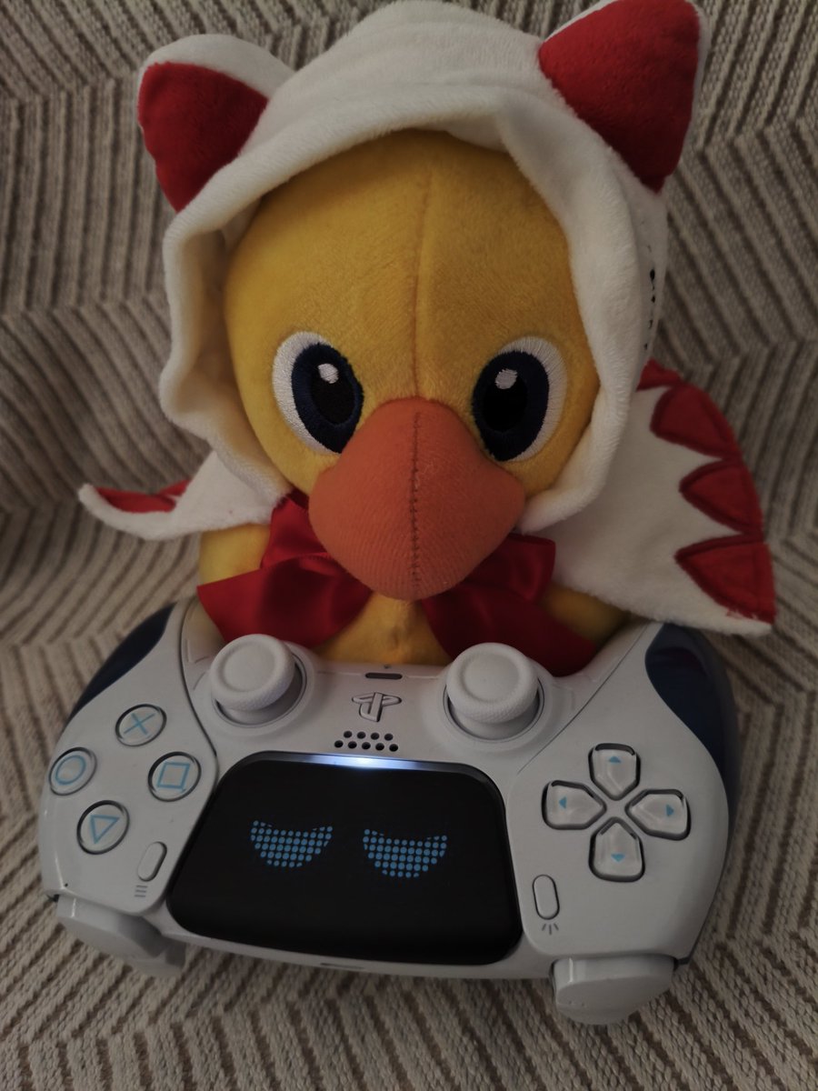 Veritasthings's tweet photo. A sufr- digo a jugar a RE Réquiem, que lo dejé a medias hace meses (no me da la vida para más).

El Chocobo mago blanco es apoyo emocional 🫠 https://t.co/zsQg4PC9Qe