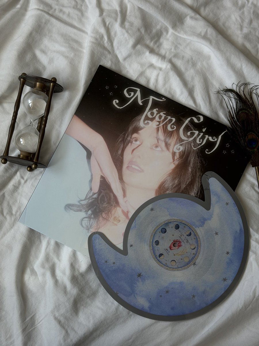 HaVayClub's tweet photo. So gorgeous 🌙 https://t.co/TQa5gtr3yA