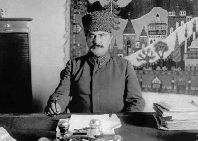 Balamir's tweet photo. "Şeyh Sait ve avanesi, İngilizlerle anlaşan düşman parasıyla satın alınmış isyan reisleridir."

Mareşal Fevzi Çakmak (9 Mart 1925) https://t.co/TCIFNcm0fa