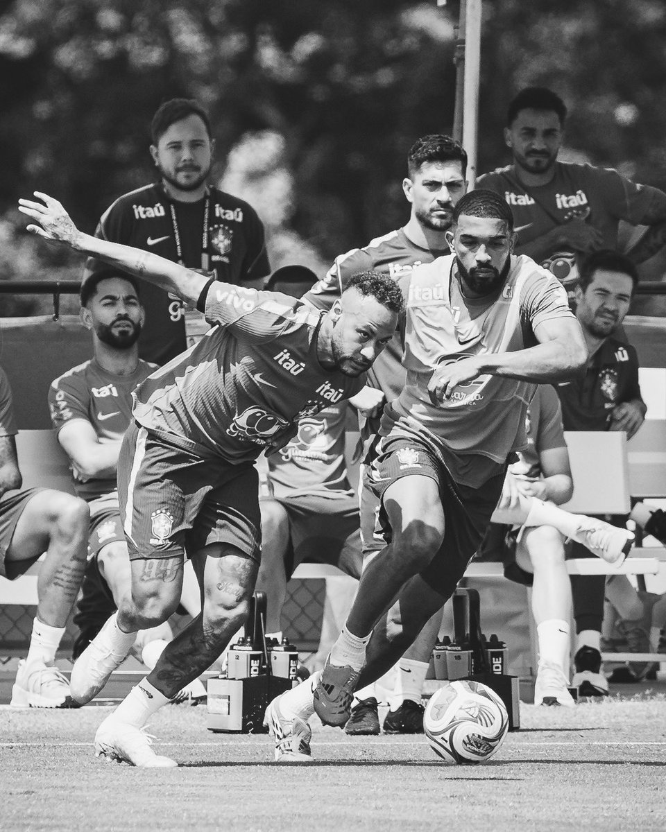TeamNey10's tweet photo. الملك نيمار من التدريبات 🔥 https://t.co/obbnEclkWm