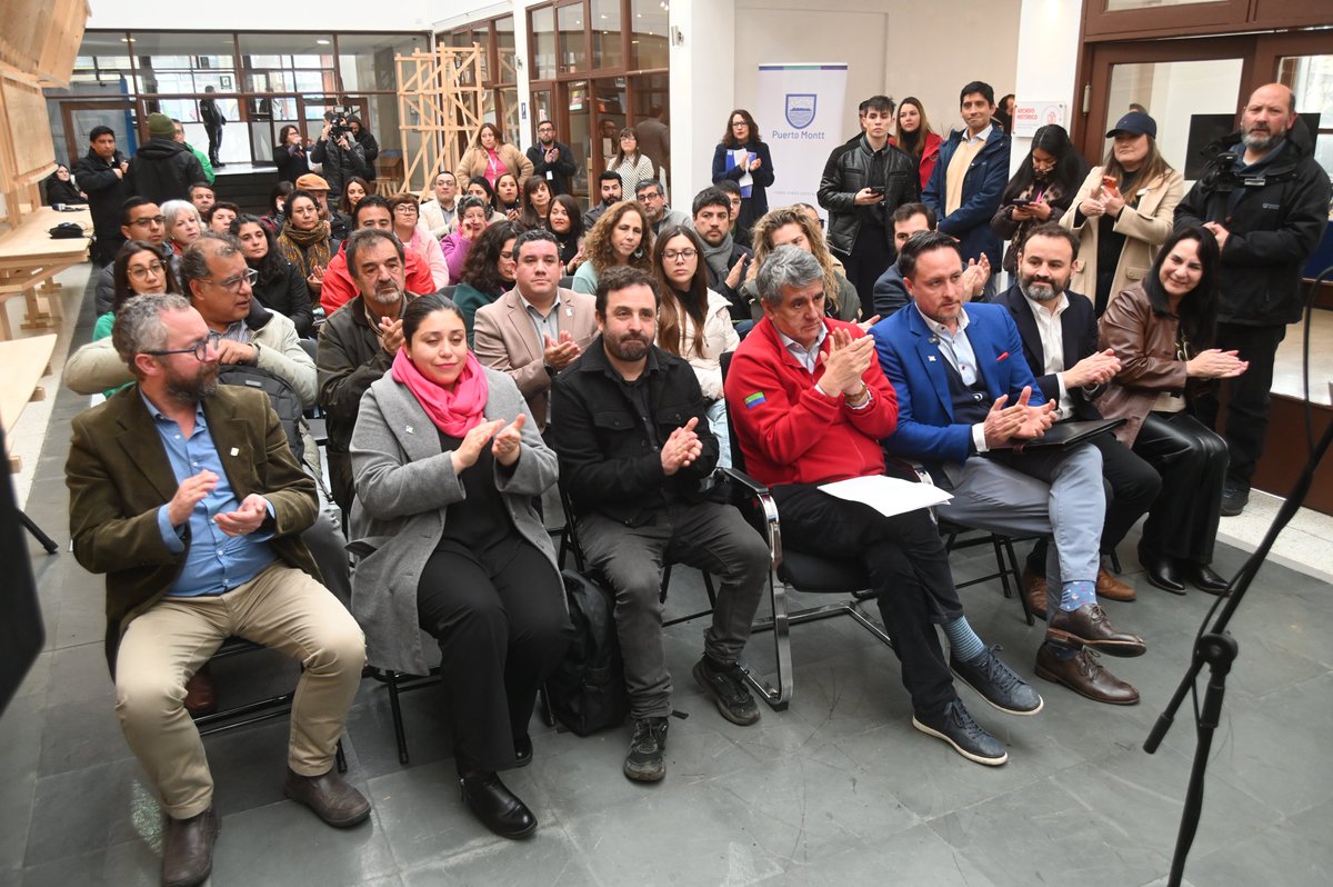 GoreLosLagos's tweet photo. 🌿 Participamos en lanzamiento de la conmemoración de los 50 años de #MonteVerde. @GoreLosLagos y @ale_santanat reafirman su compromiso con este patrimonio, impulsando inversiones en infraestructura y + de $250 millones para fortalecer desarrollo turístico, cultural e histórico. https://t.co/JtuOYKthVx