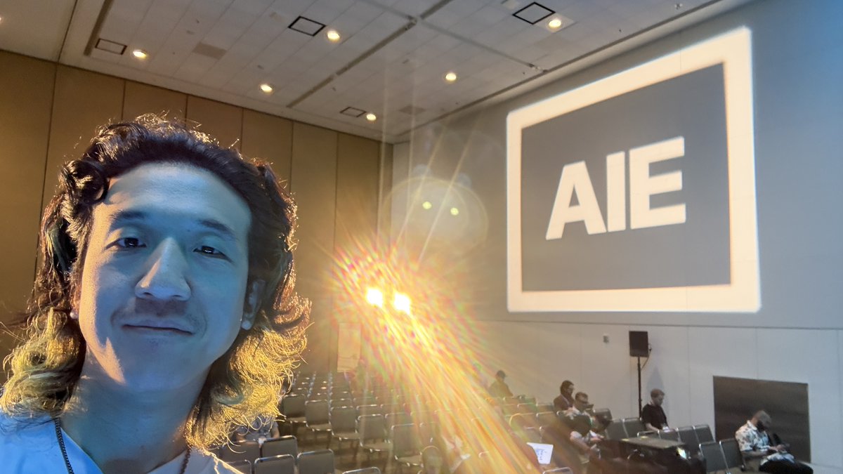 zocomputer's tweet photo. zo in room 2010 presenting in 10 min come by for $100 in AI credits! https://t.co/Bno9zTVisH