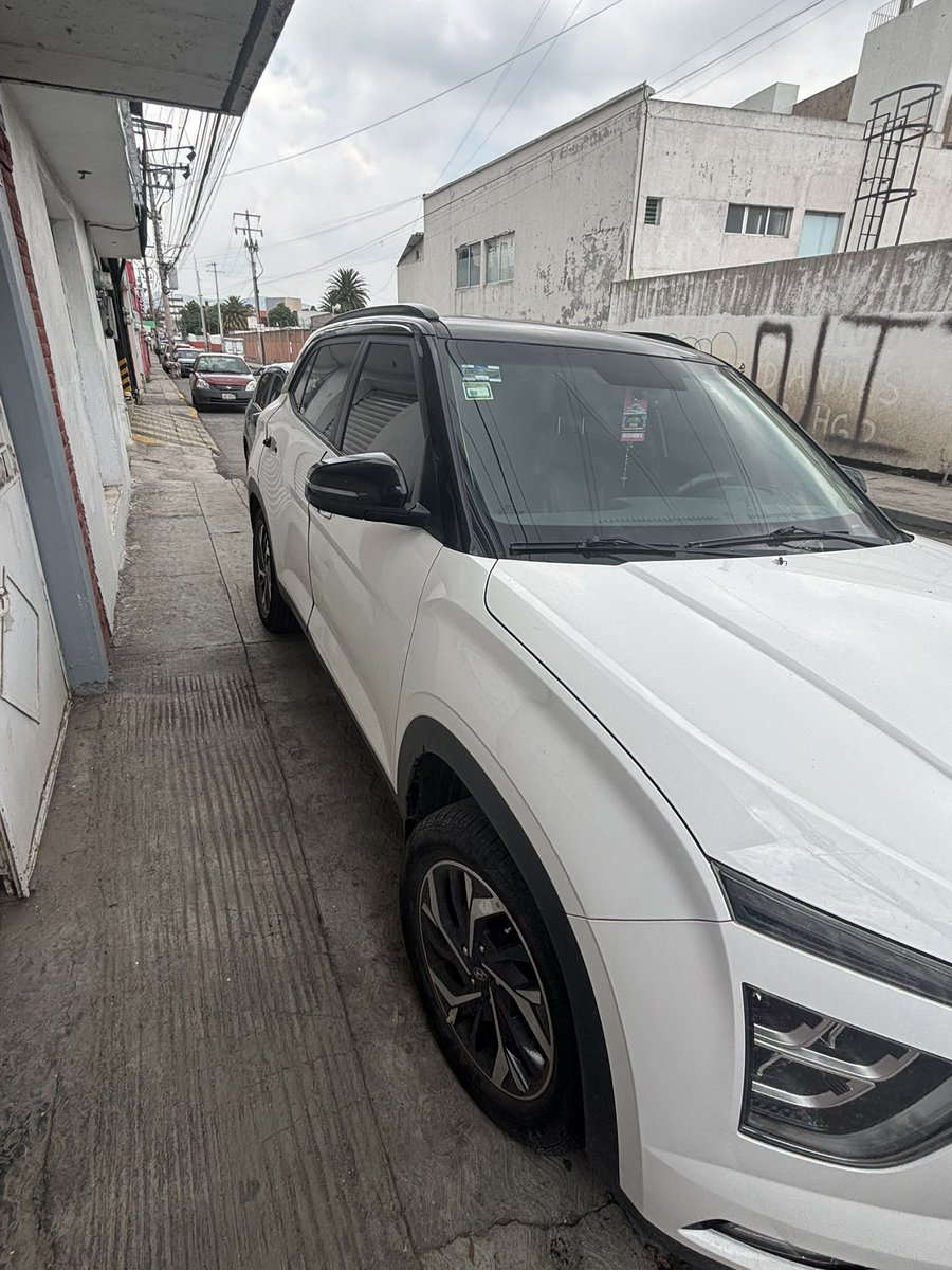 Emyferap's tweet photo. Subida a la banqueta y valiéndole cacahuate que es entrada.  ¿Qué aplica aquí? https://t.co/f1OQKiiA18