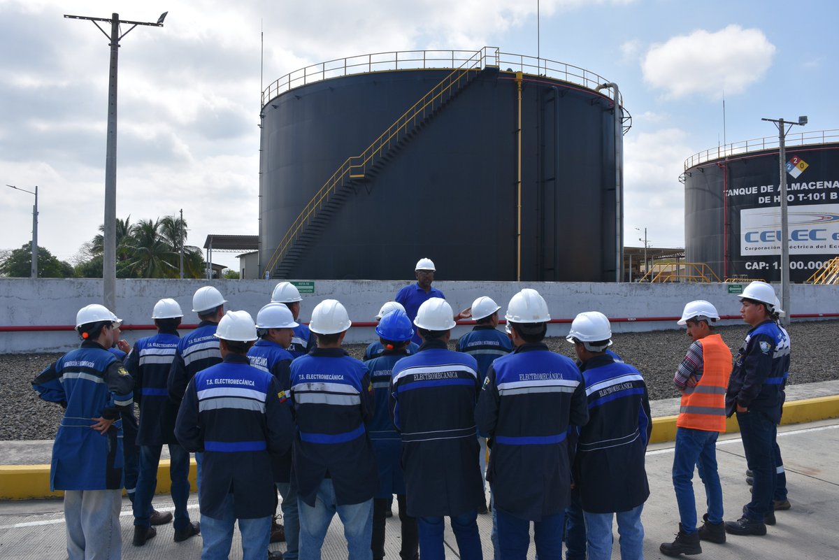 CELECTERMANABI's tweet photo. ⚡️ La Central Térmica Jaramijó (149 MW), en Manabí, en junio de 2026 recibió a 91 estudiantes de la Unidad Educativa Almirante H. Nelson, @lacentralec y @ESPEU, como parte del programa de visitas de esta Unidad de Negocio, para la formación académica de los nuevos profesionales. https://t.co/zLg23cctzV