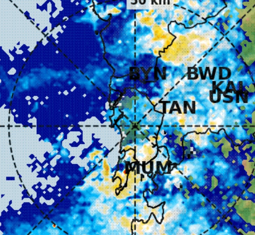 weathermanMD's tweet photo. 🔰 #MumbaiRains @ 11. 55 PM
🔴 Another heavy passing #rain crossing South suburbs.
🔴 #Colaba #Dadar #Narimanpoint #Navimumbai , Trombay ,Mazgaon , Worli affecting by back to back Intense heavy passing showers and likely more Intense in coming hours.
Stay updated
#MumbaiRains
