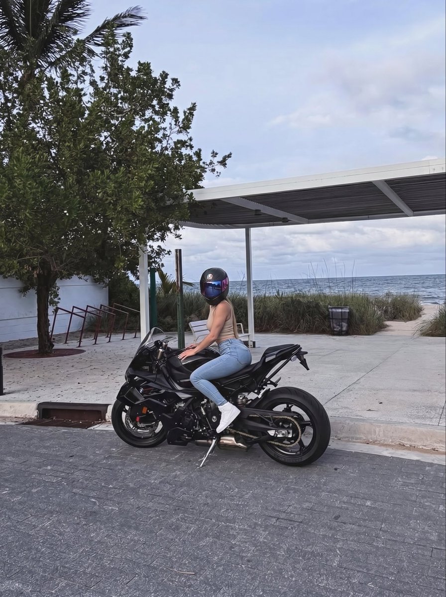 Sophiedrive's tweet photo. Just me, my bike, and an open road

Where are we riding this weekend? 🏍️ https://t.co/LjzjggwG8Z
