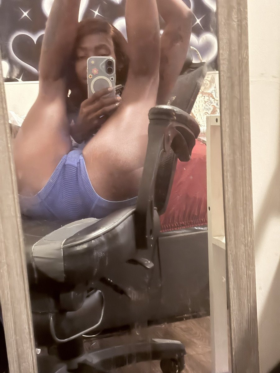 bigchocx5's tweet photo. Is it lunchtime yet 😈🤣🤣🤣 https://t.co/NhLlFGGiX6
