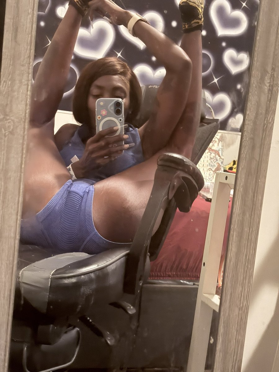 bigchocx5's tweet photo. Is it lunchtime yet 😈🤣🤣🤣 https://t.co/NhLlFGGiX6