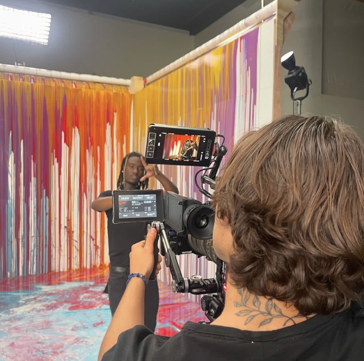 odydubz's tweet photo. god i love this music video https://t.co/z6PVDCGQtF