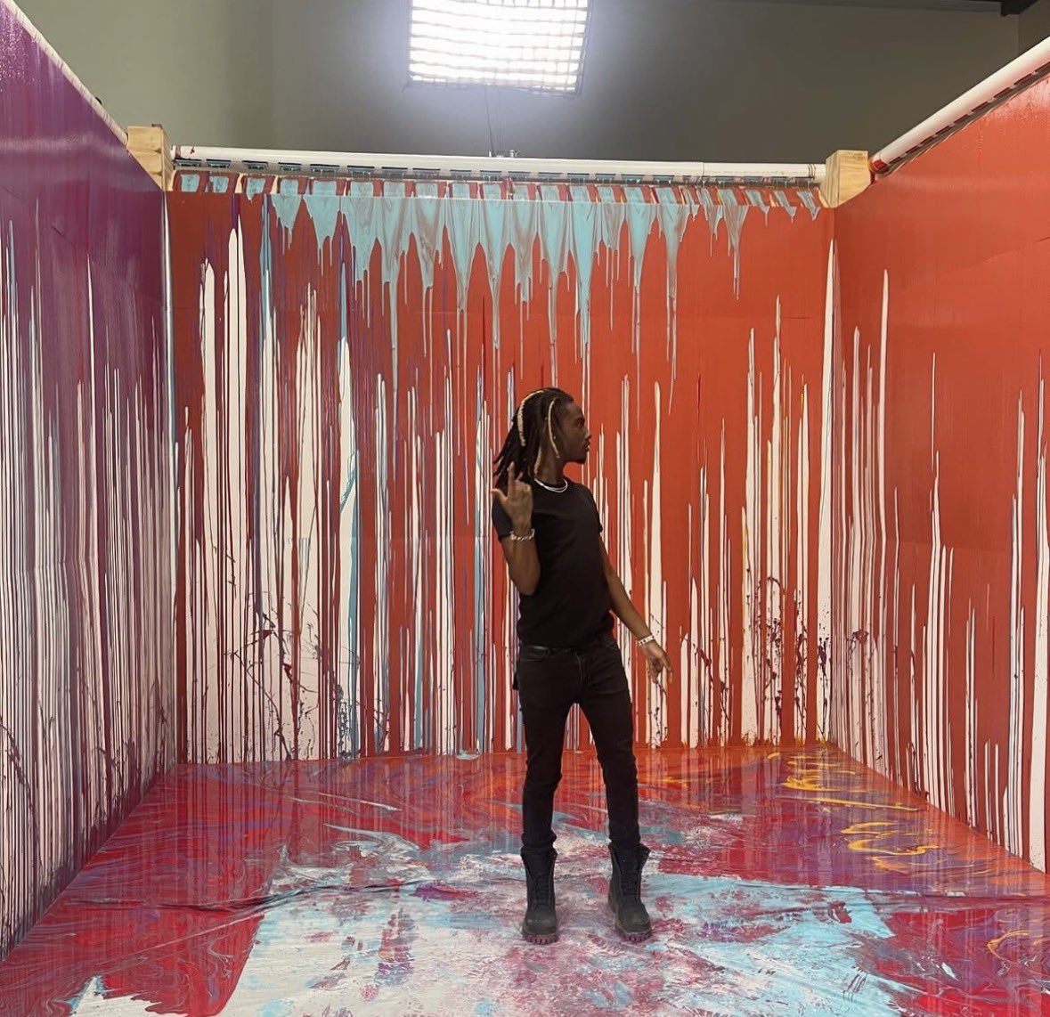 odydubz's tweet photo. god i love this music video https://t.co/z6PVDCGQtF