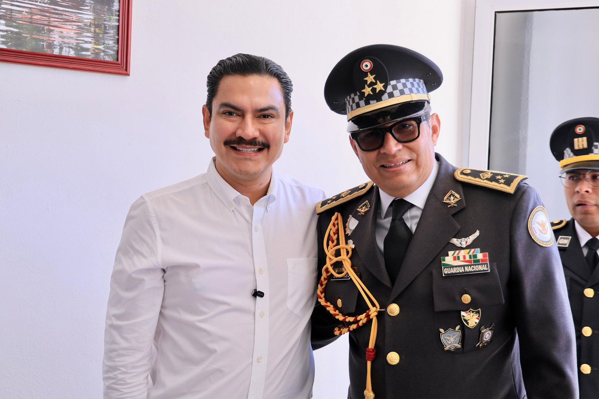 MunicipioOaxaca's tweet photo. integran esta institución, quienes contribuyen diariamente a la construcción de la paz y la seguridad en nuestro estado y nuestra capital.

En coordinación con los tres niveles de gobierno seguimos fortaleciendo acciones conjuntas para brindar mayor tranquilidad y bienestar a https://t.co/Ga9dmcmaiq