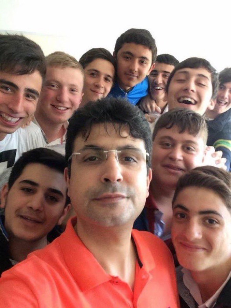 naftalanjaa's tweet photo. 5 Ağustos 2016.

Öğretmen Gökhan Açıkkollu, İstanbul Emniyeti C-3 nezarethanesinde işkence gördü.
Şeker hastasıydı, ilaçları verilmedi.

Kalp krizi geçirerek hayatını kaybetti.

Sorumlular hâlâ görevde.

Tenkil DevamEdiyor https://t.co/5oJ0dgebOy