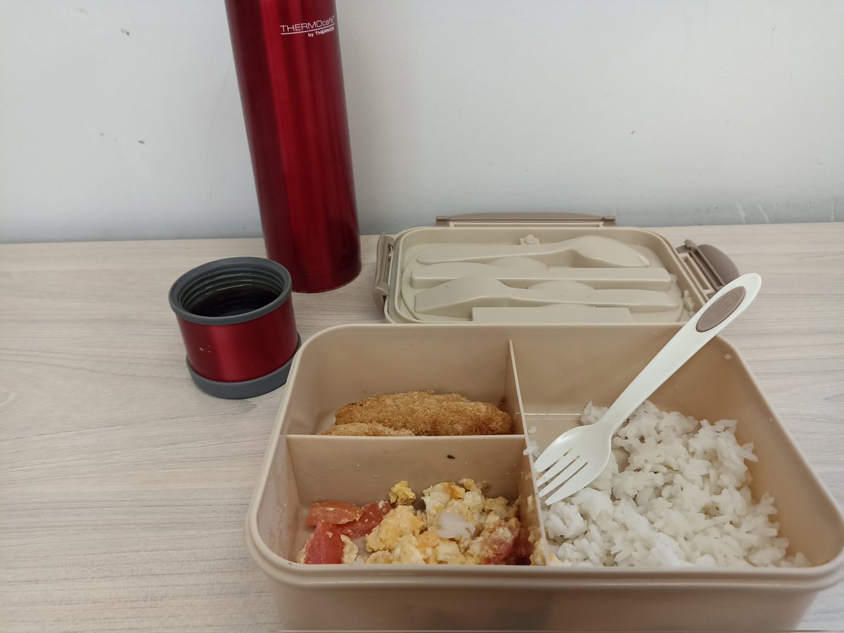 Nimvy_nv's tweet photo. Eating alone at college!
I'm a lonely guy..... A lone wolf.. auuuu!!! https://t.co/99sPRJzp2D