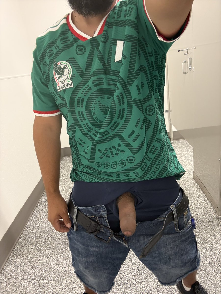 BigCeeX's tweet photo. Prueba el chile nacional de México 🇲🇽 😉 https://t.co/QHZ7bhjdPg