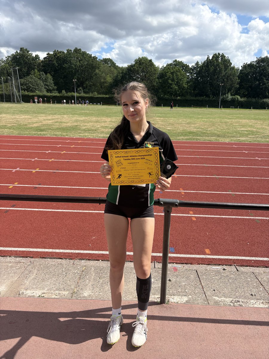 LightHall_PE's tweet photo. Amazing results for Taylor & Ava in Y9 who were competing against Y10s. Taylor won her U16 1500m final & Ava won her U16 80m hurdles final! ππΌ #TEAMLIGHTHALL @lighthallschool https://t.co/Zeex8NqSrg
