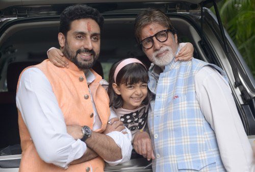 ashokmistry4545's tweet photo. “मेरे बेटे, बेटे होने से मेरे उत्तराधिकारी नहीं होंगे ;
जो मेरे उत्तराधिकारी होंगे वो मेरे बेटे होंगे !”
~ हरिवंश राय बच्चन

UNSTOPPABLE BACHCHAN 
26 Years! 

#AbhishekBachchan 

@SrBachchan @juniorbachchan Sir https://t.co/qC8YN6t6WY