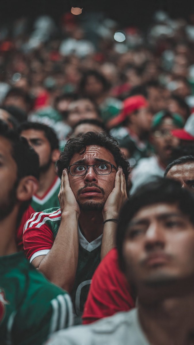 atrialiberal's tweet photo. @FEFecuador Les hacen eso porque les tienen miedo y no creen en sus propios jugadores. 

Vamos Ecuador hoy!!! 🇪🇨  ♥️ 🇦🇷 

#FifaWorldCup https://t.co/vw6O52JrGr