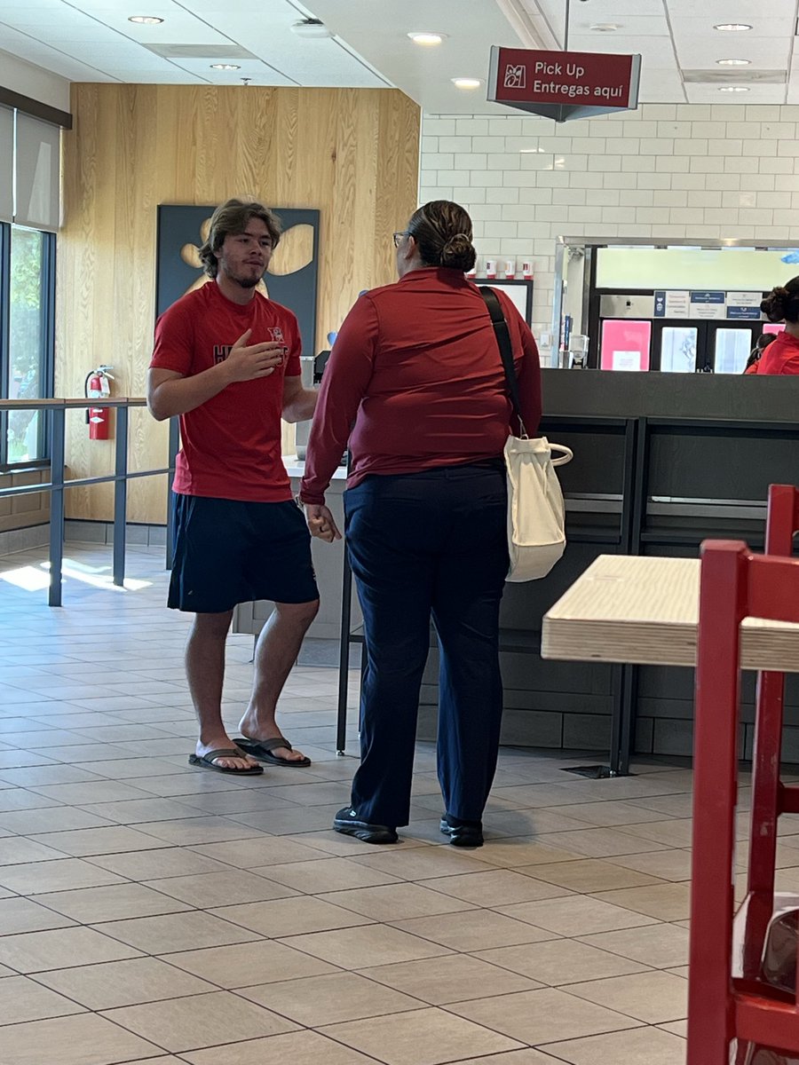 HaydenHill27's tweet photo. Working on community connections. Leadership on and off of the field. https://t.co/ez9Di91xVI