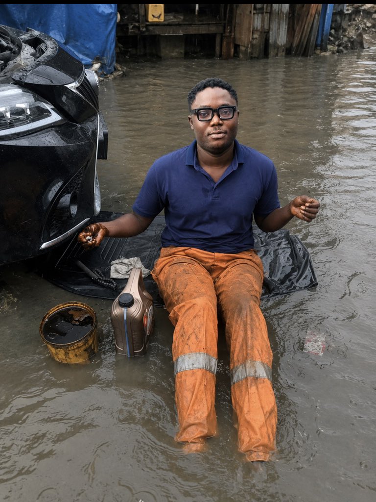 BIGFATFOOL01's tweet photo. Growing up I wanted to be a doctor. My mum convinced me to become a mechanic instead. 

Now every rainy season in Lekki, I’m finally harvesting the fruits of her advice. https://t.co/3XktLxqKGl