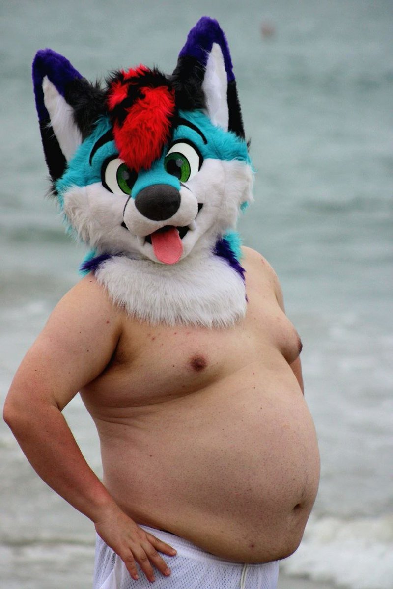 DJ_Whole_Milk2's tweet photo. Sun's not out, but tums out :3

Happy #TummyTuesday ^^

📸: @CoffeeTheFoxxo https://t.co/begUpmpP7w