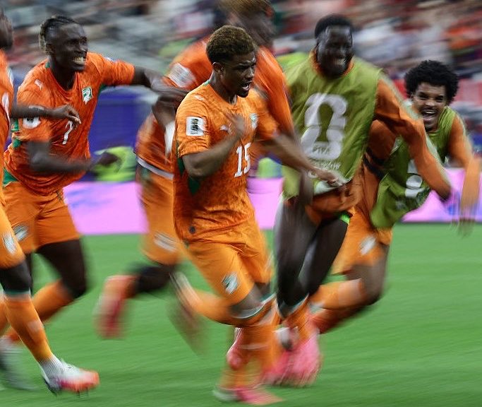 mufcMPB's tweet photo. AMAD SCORES AN INCREDIBLE GOAL FOR IVORY COAST AGAINST NORWAY!!!!! 🤯🤯🇨🇮 https://t.co/q9glr4lXvr