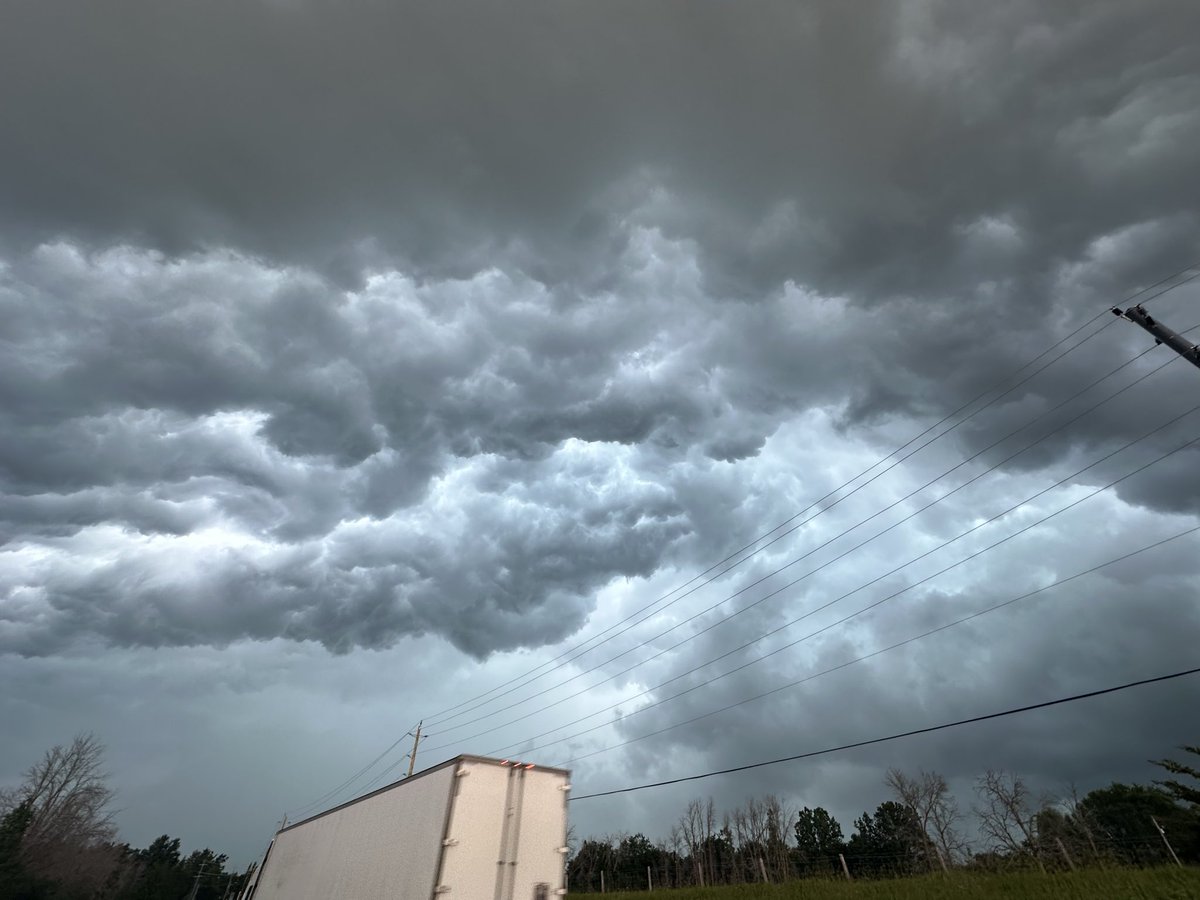 NoahTerpstra140's tweet photo. Kaladar to Tamworth #ONstorm https://t.co/h3LsSTk0YY