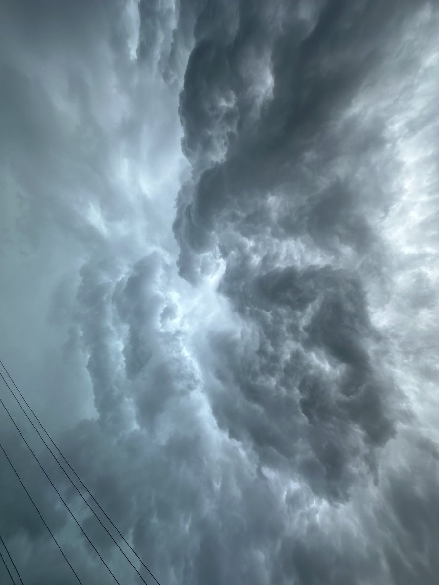 NoahTerpstra140's tweet photo. Kaladar to Tamworth #ONstorm https://t.co/h3LsSTk0YY