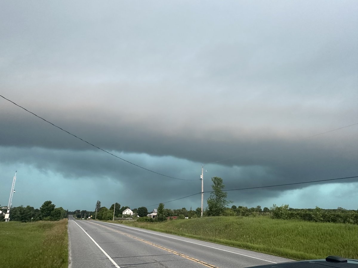 NoahTerpstra140's tweet photo. Kaladar to Tamworth #ONstorm https://t.co/h3LsSTk0YY