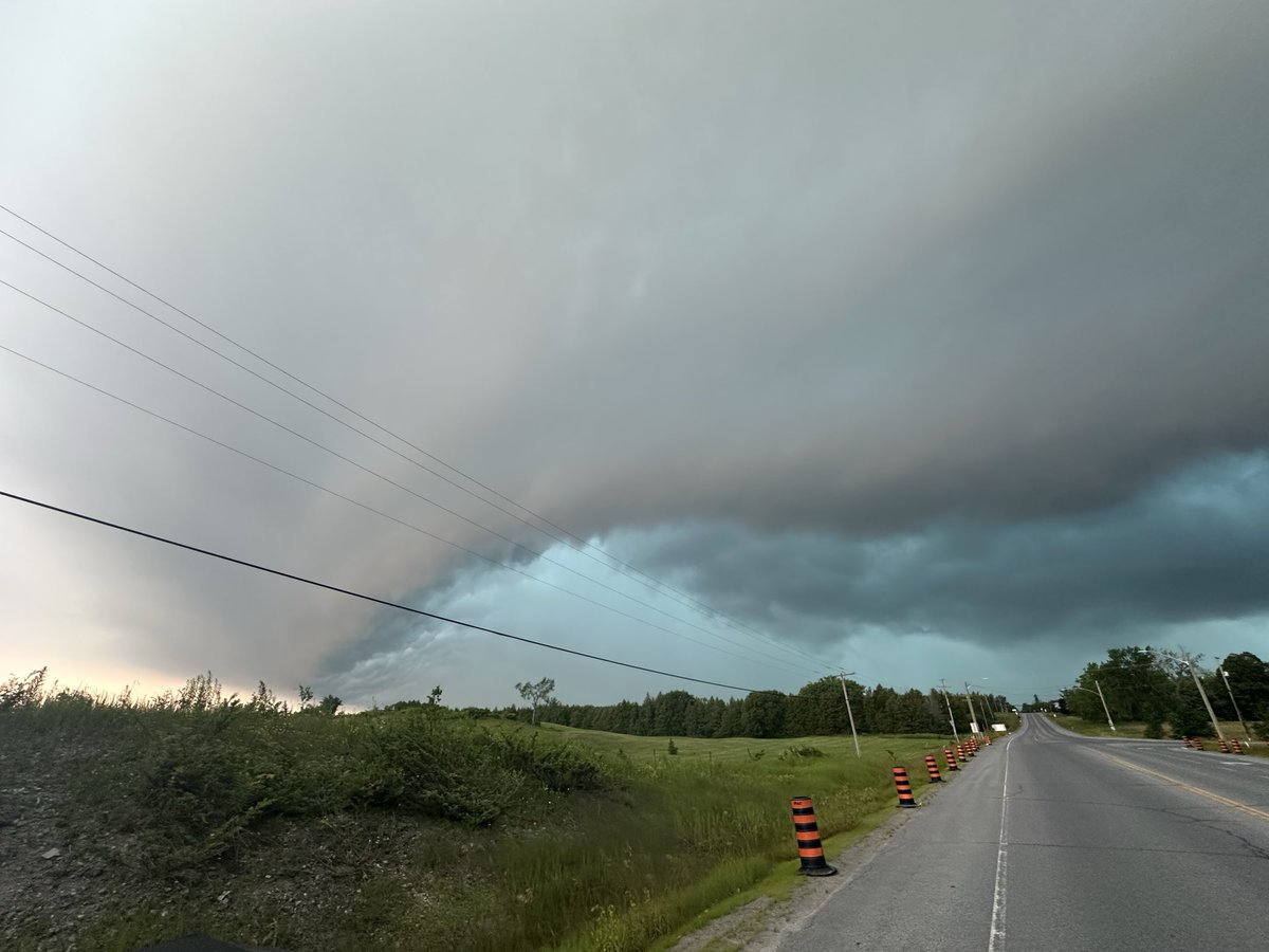 NoahTerpstra140's tweet photo. Kaladar to Tamworth #ONstorm https://t.co/h3LsSTk0YY
