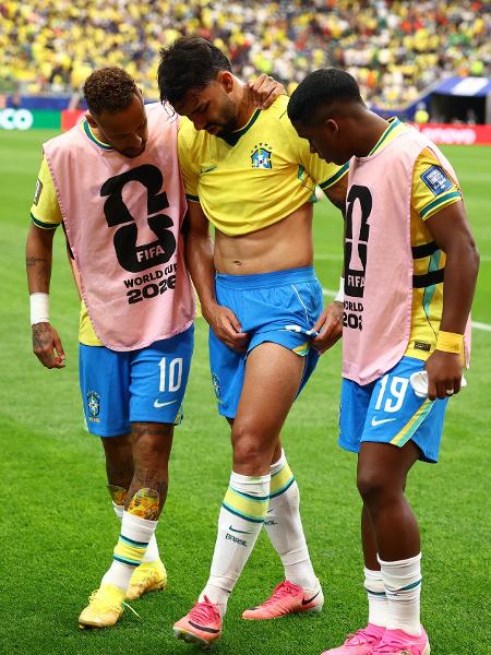Grupodobemestar's tweet photo. Brasil vai pegar o vencedor do Duelo entre #Noruega e #CostadoMarfim que está 1  x 1, com prorrogação e penaltis à vista.#Paquetá está fora da #Copa por lesão grave na coxa.https://t.co/QALp54MZLO #diallo #haaland #ancelloti #neymar #copadomundo #futebol #manchester #frança #fifa https://t.co/m9750jfDcW