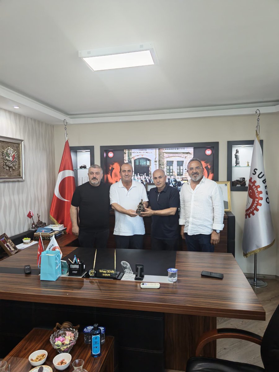 DedeKorkutp's tweet photo. Platform Başkanımız Sayın Ünal Yaşaroğlu ve TT Şehit Murat Naiboğlu A.L Müdürü Sayın Tacettin Güneş, Sultanbeyli Birleşik Esnaf ve Sanatkârlar Odası Başkanı Sayın Türkay Demir ve Başkan Yrd. Sayın Eyüp Terzioğlu’nu ziyaret ettiler.Nazik misafirperverlikleri için teşekkür ederiz https://t.co/YUwew4y5Wn