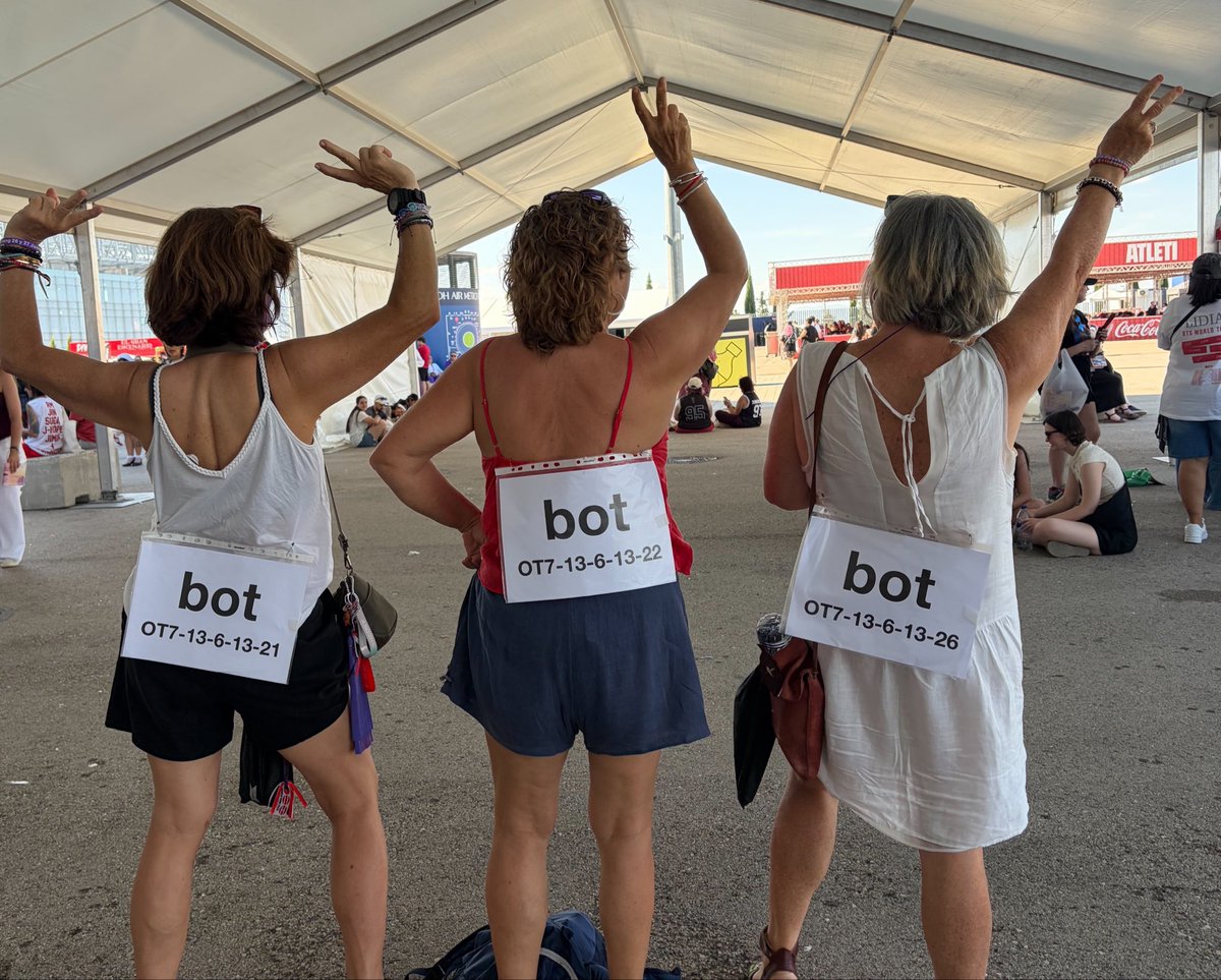 btsdaily77's tweet photo. The grandma bots are so adorable. 🥹 https://t.co/hletNmZ88b