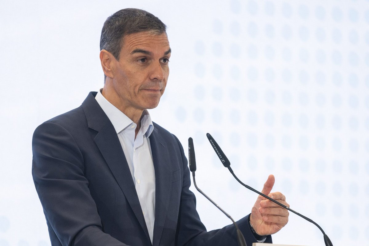 lanochedecuesta's tweet photo. "Ya lleva tres nombramientos de presidentes de la SEPI. Tres suyos. Tres imputados. Todo un récord"

🎙️ @carloscuestaLD en #NocheDeCuesta https://t.co/b4HoYbcZyT