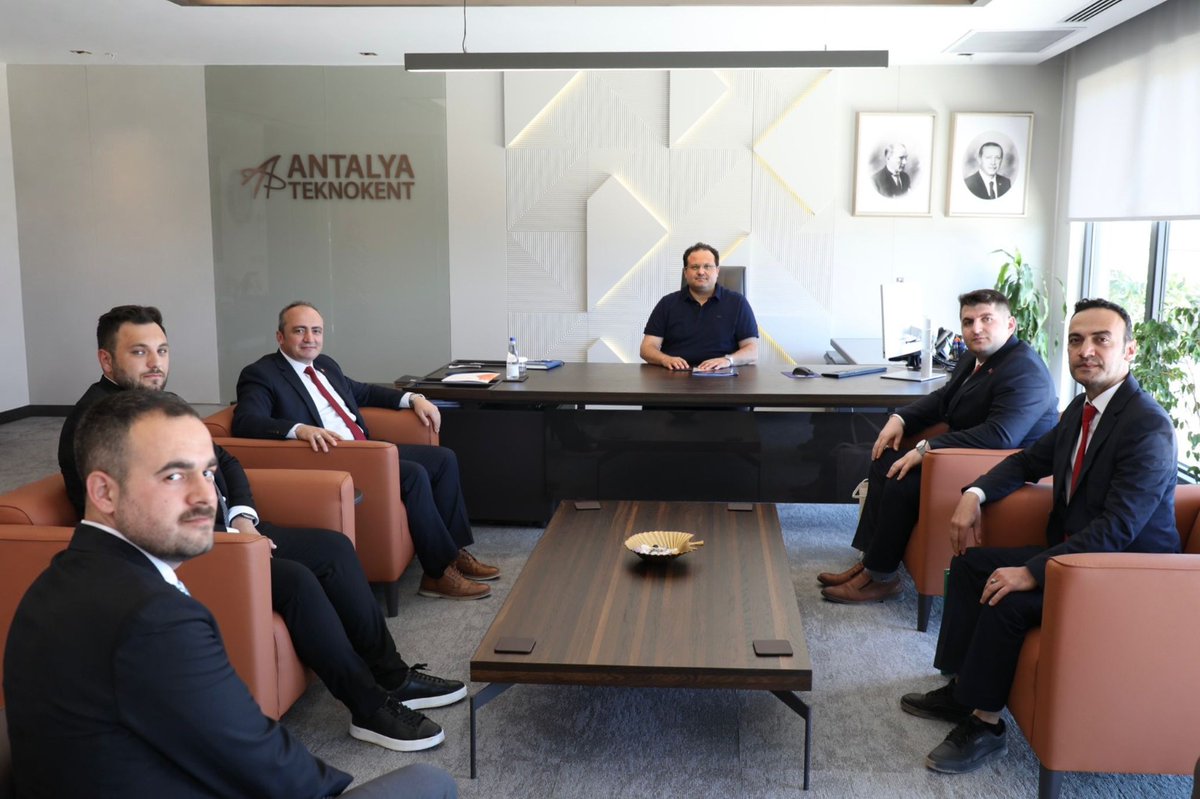 Ateknokent's tweet photo. Antalya Teknokent olarak mentörlüğünü yaptığımız, Kütahya Tasarım Teknokent'in Genel Müdürü Doç. Dr. Durmuş Özdemir ve değerli ekibini Teknokentimizde ağırladık.

Ziyaret kapsamında Genel Müdürümüz Dr. @ibrahim___yavuz, Antalya Teknokent'te yürütülen projeler, girişimcilik ve inovasyona yönelik çalışmalar, programlar ve firmalarımızın faaliyetleri hakkında bilgiler paylaştı. Görüşmede, teknoloji ve girişimcilik alanlarında yapılacak projeler ile iş birlikleri hakkında değerlendirmelerde bulunuldu.

Nazik ziyaretleri için teşekkür ediyoruz.

#AntalyaTeknokent #Girişimcilik #İnovasyon #Teknoloji