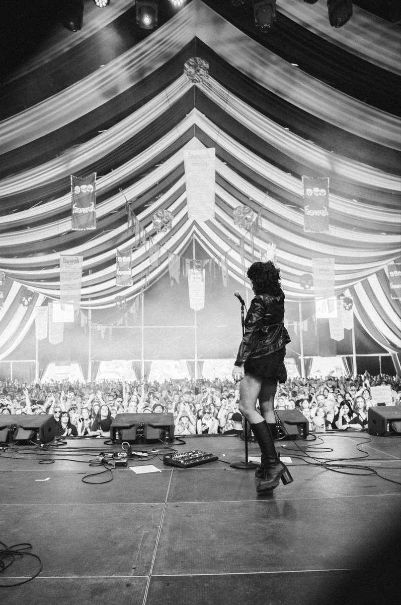 palewaves's tweet photo. had so much fun @blud_fest @yungblud 🖤 https://t.co/26Z8PRdcUw