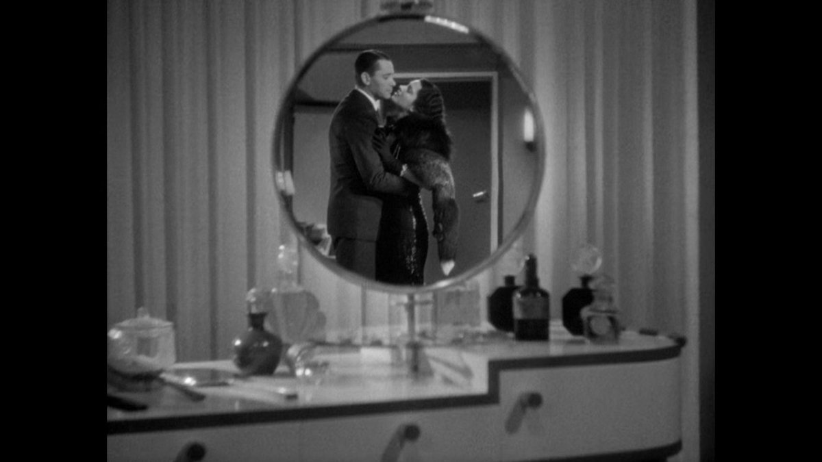 John_Hohn_Swohn's tweet photo. Favorite first watches of June 💃

Honorable mentions to The Old Dark House, Gentlemen Prefer Blondes, and The Country Doctor https://t.co/1MJ1VhUpC3