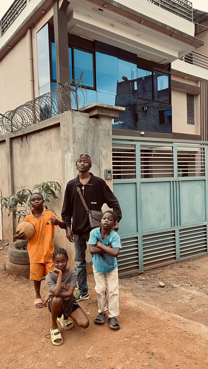 al_mbeh's tweet photo. 🌍.
#allafrican
#african
#street https://t.co/n9qWUqqL5z