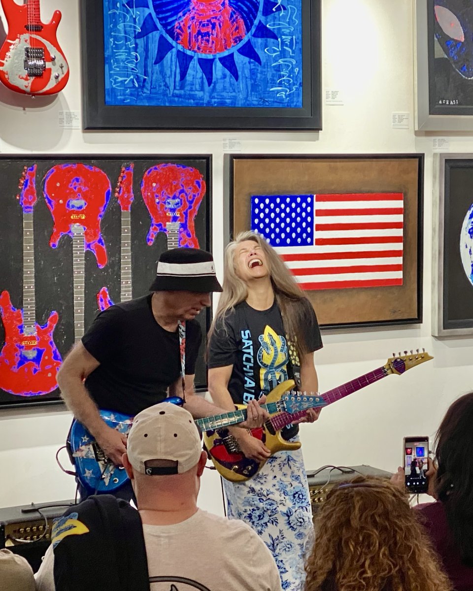 chickenfootjoe's tweet photo. Many thanks to everyone at the Wentworth Gallery in DC for hosting my art show and performance. Check out the brave souls who got up and jammed with me playing their new guitars for the first time! 

And, one last photo of me and the great Louis Armstrong down at the National Harbor. Couldn’t resist. 🤘