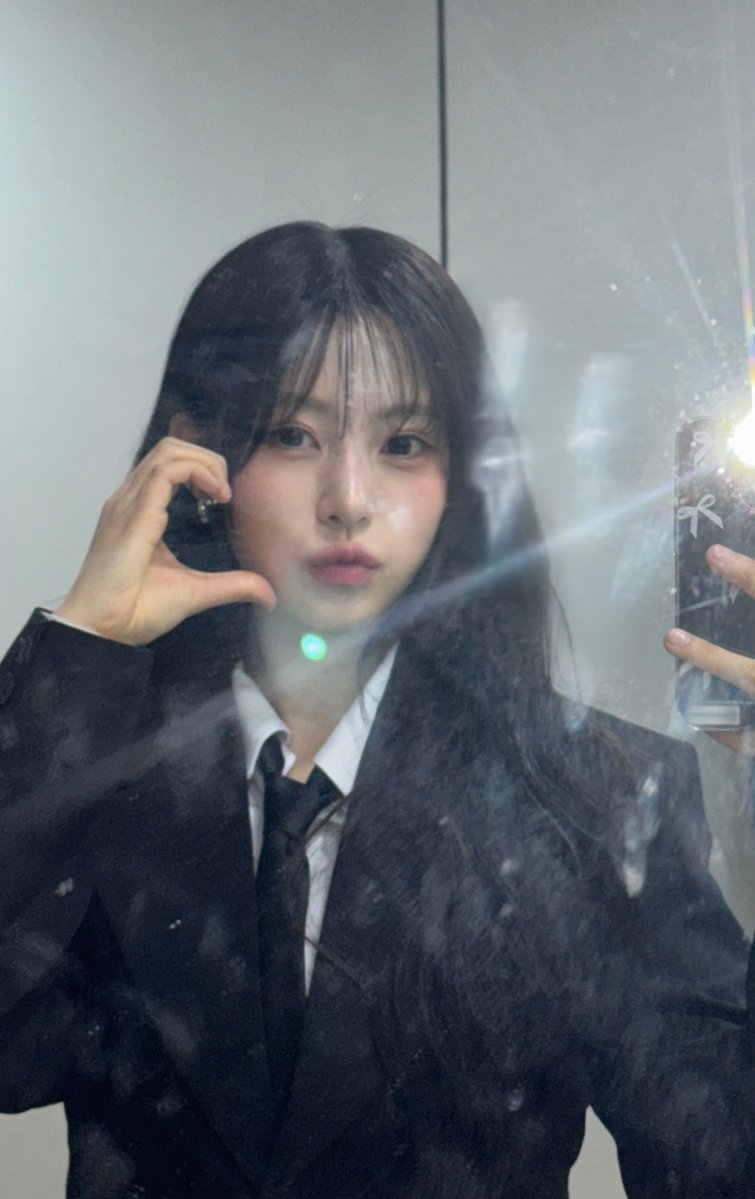 kkioxo's tweet photo. 좋아하는 경은이 사진 얘기하실 뿐.....
일단 저는 이거.. //♡ https://t.co/dXKdoGEFue
