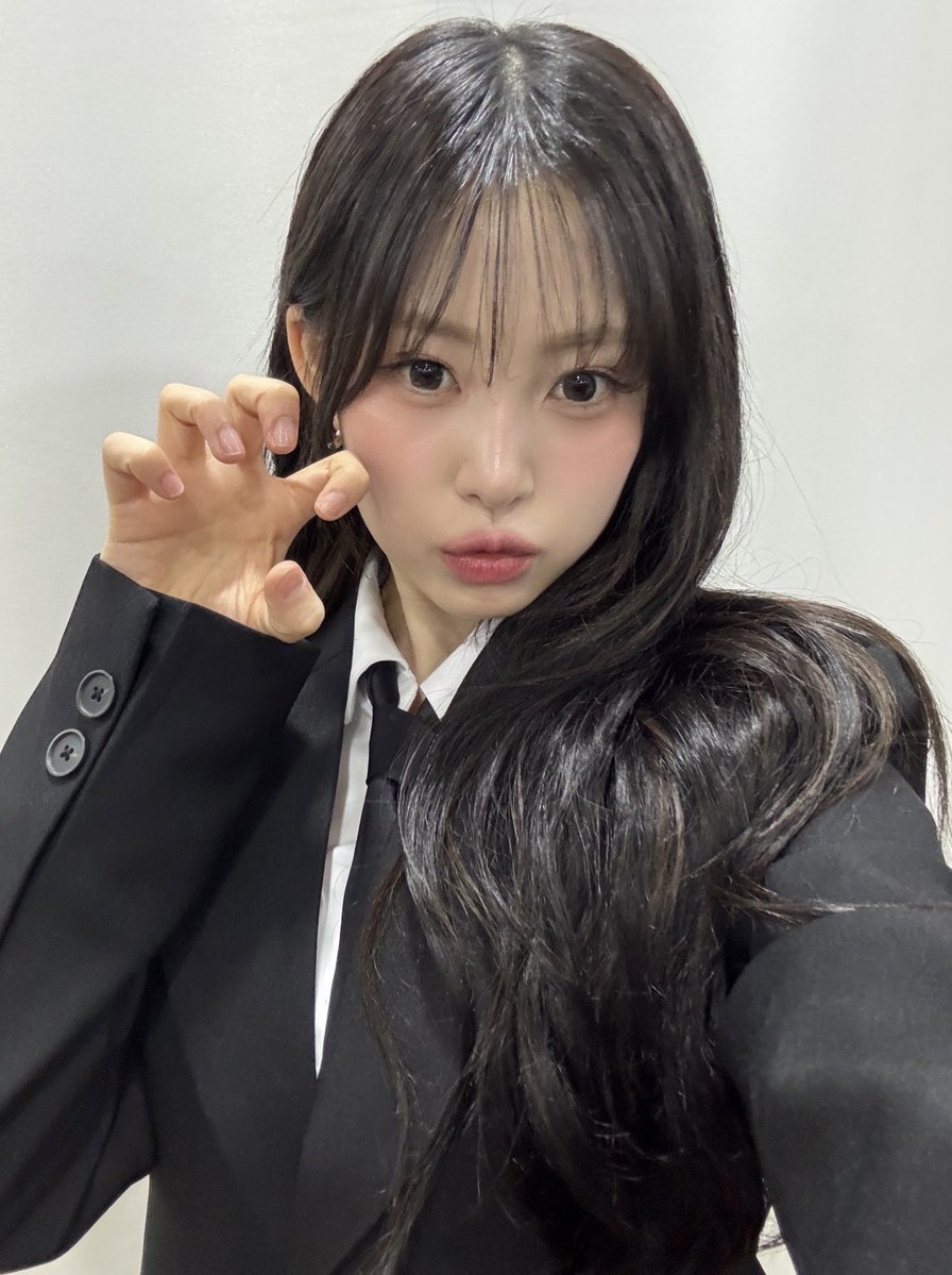 kkioxo's tweet photo. 좋아하는 경은이 사진 얘기하실 뿐.....
일단 저는 이거.. //♡ https://t.co/dXKdoGEFue