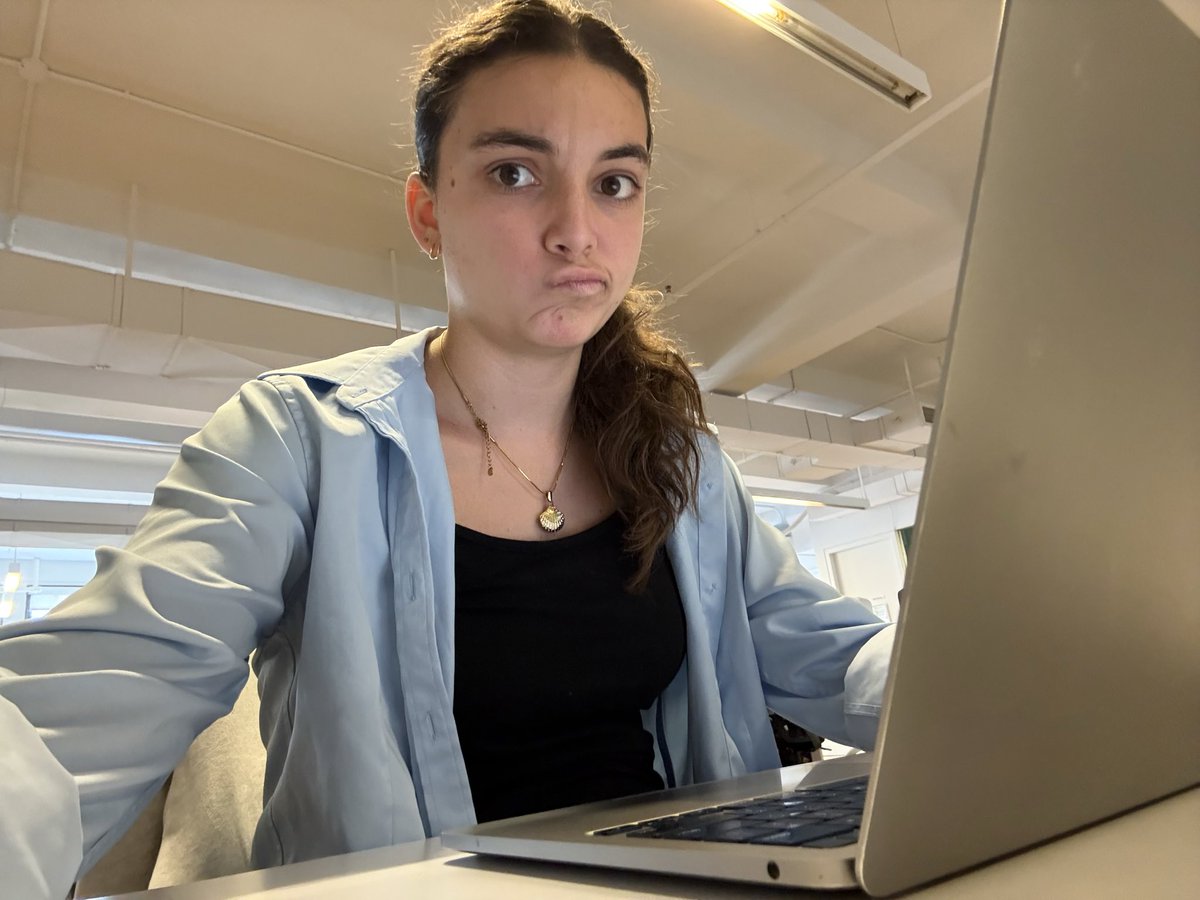 avalonsueiro's tweet photo. My brain feels like a multi threaded processor in the morning, one that can only ever jump between responding to emails, texts and LinkedIn https://t.co/dTM8cKjjBo