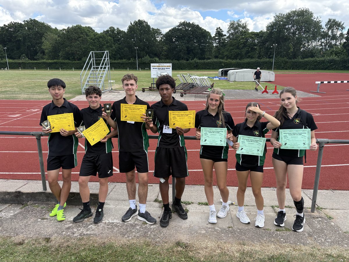 LightHall_PE's tweet photo. Our U16 relay teams were on form today! The girls came 3rd in their final π₯ & the boys came 1st π π₯ against tough opposition! Fantastic work guys we are so proud! #TEAMLIGHTHALL @lighthallschool https://t.co/r5zvLoWk5V