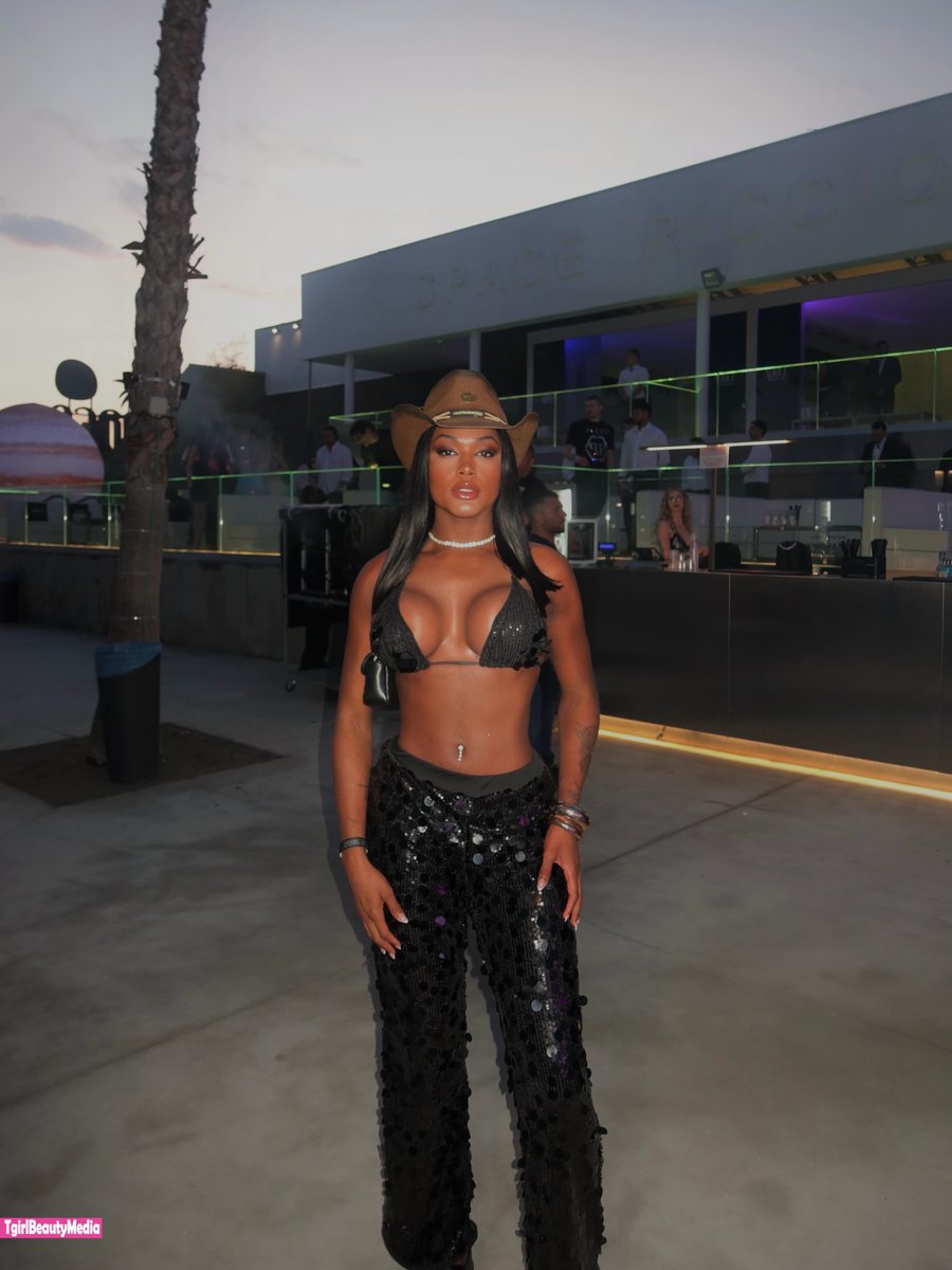 TGirlMedia's tweet photo. Sthefany Griphao Posing in a Sequined Cowboy Outfit at Space Ricci ๐๐๐ณ๏ธโโง๏ธ๐ณ๏ธโ๐
https://t.co/y4zT61OMOK
#tgirlbeautymedia #model #fashion #transwomen #TGIRL #trans #Transgender #Shemale #transsexual #beautifultrans #transsexualbeauty #misstrans #missqueen #ู
ุชุญูููู_ุฌูุณูุง https://t.co/NAHoGGvOjH