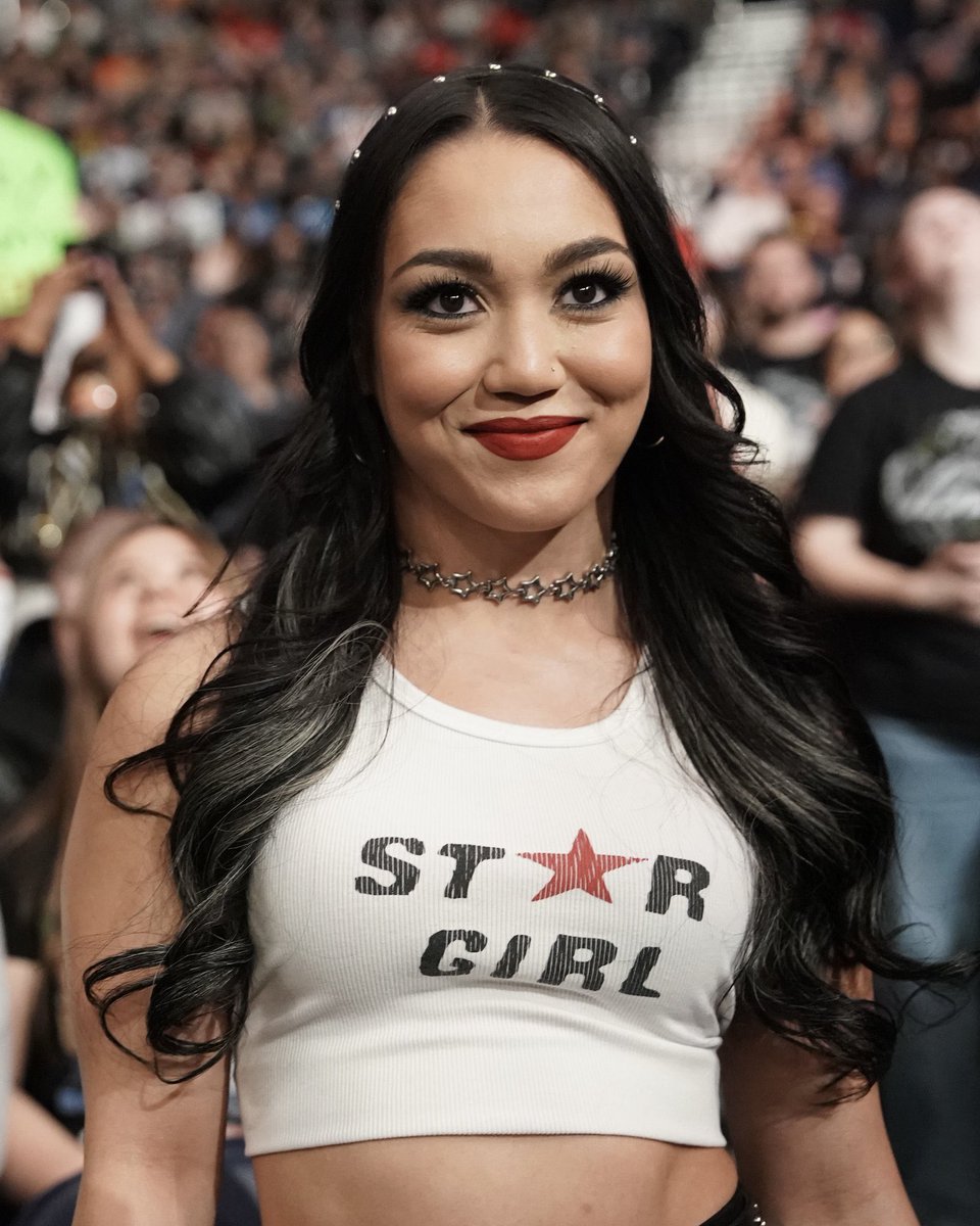 virginforfeet's tweet photo. I don’t know how I could ever choose just 3 favorite pics of Roxanne since she has so many incredible ones but these are 3 that I really love

https://t.co/IHbZ6xlb1L https://t.co/gpoZ0GkN5H