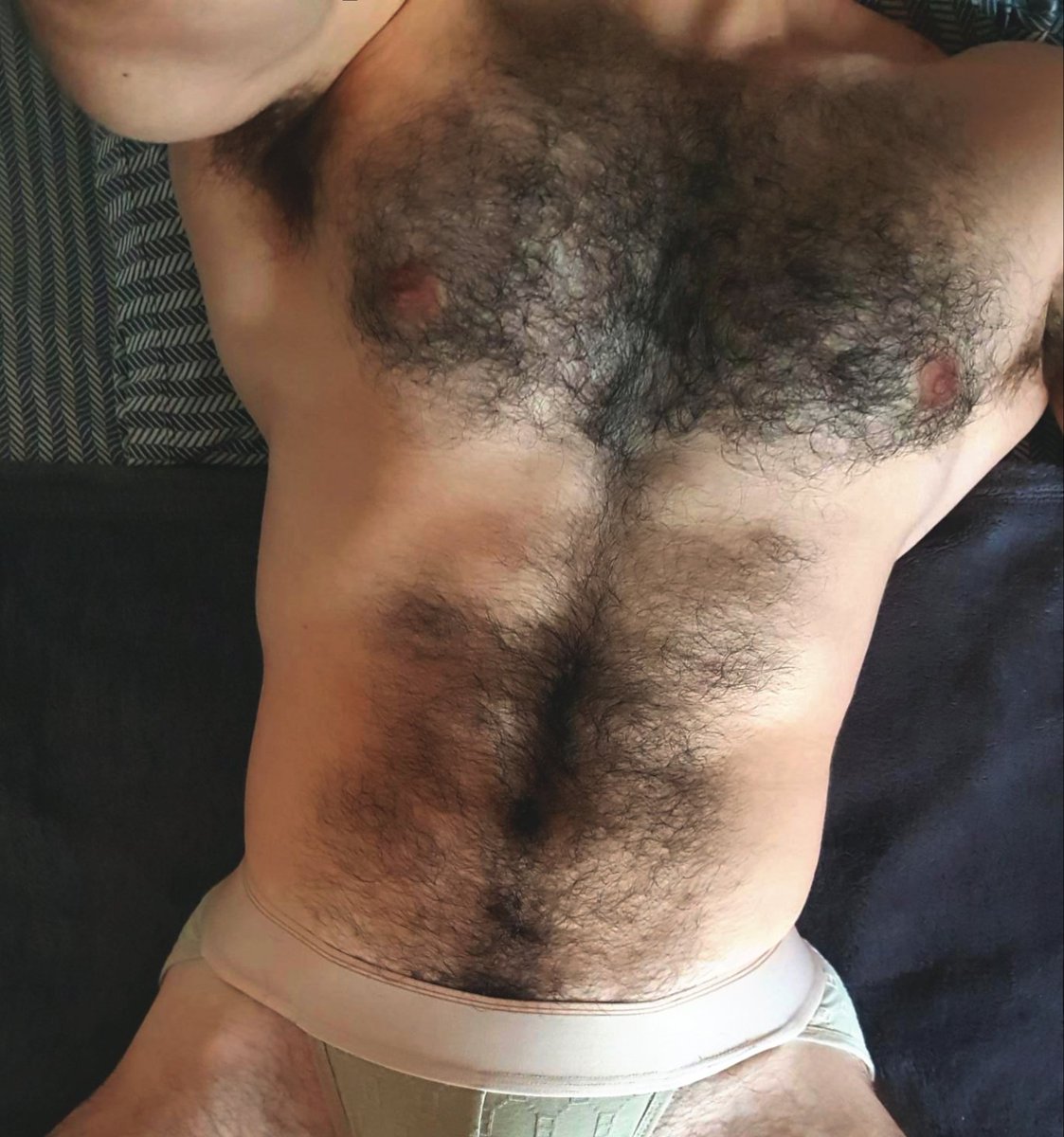 Ugasa_OF's tweet photo. Summer mornings.
.

.

.

#summer #mornigs #morning #hairy #hairychest #hairybody #wolf #hairymuscles #fit #manly #fitness #abs https://t.co/Z9kDdZBzfu